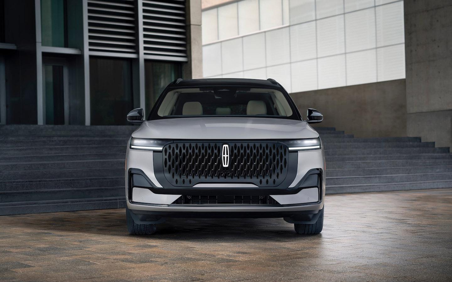 Lincoln обновил кроссовер Nautilus. Он превращает салон в комнату отдыха