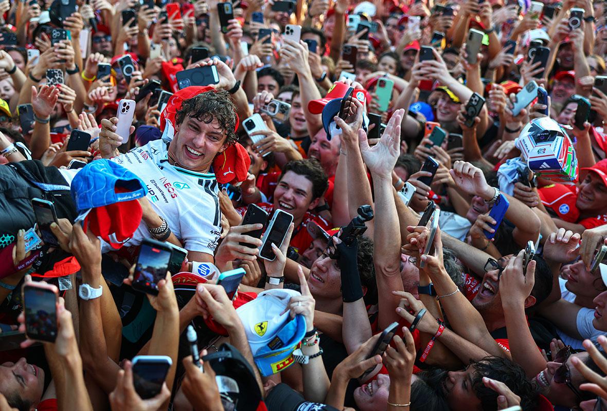 Clive Mason / Getty Images