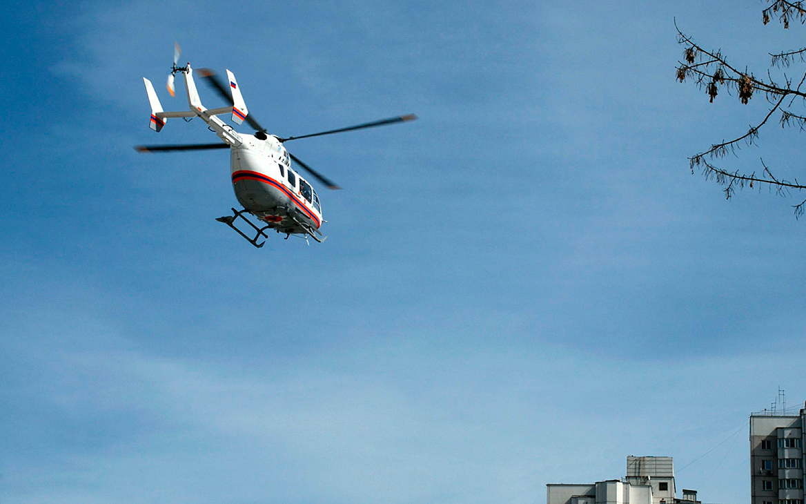 Вертолет МЧС продолжил поиски унесенных в море детей в Сочи
