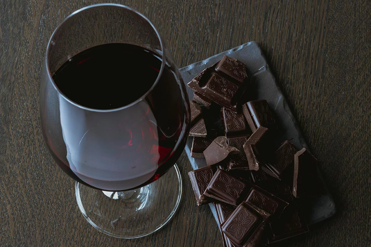 Темный шоколад прекрасно будет сочетаться с Porto стиля Ruby базовый или LBV