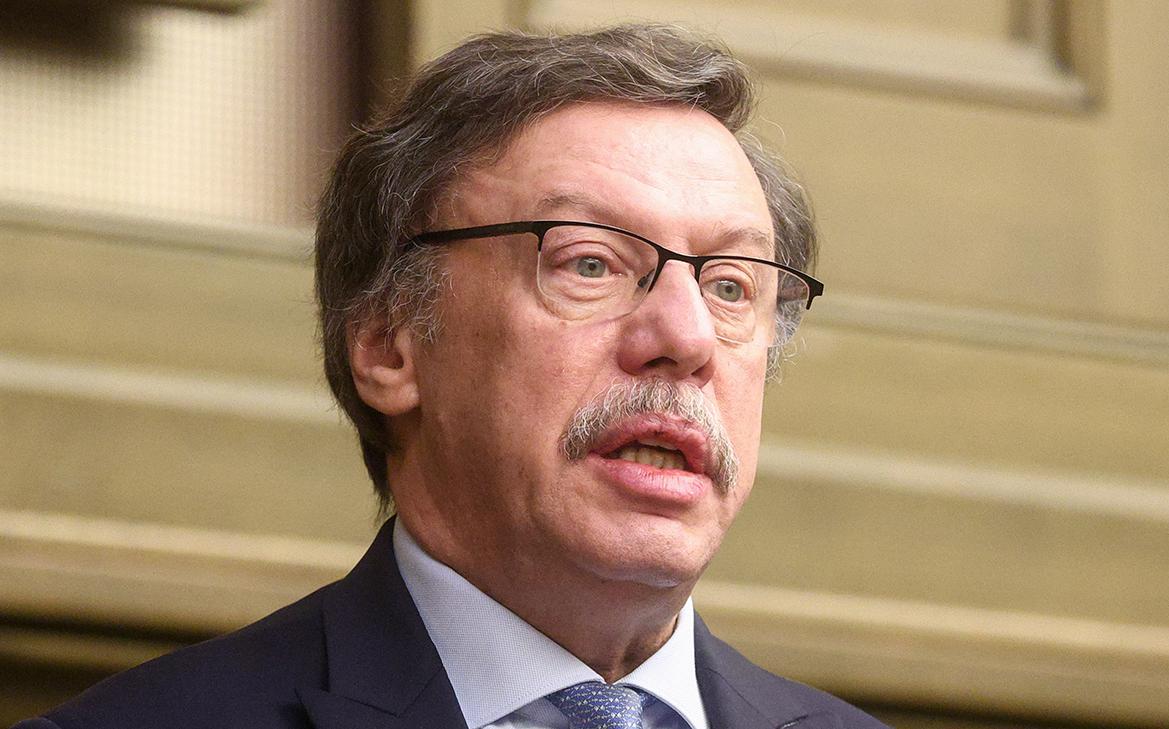 Барщевский объявил об уходе с поста полпреда правительства в КС