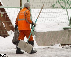 Убирать снег в Петербурге пригласят белорусов