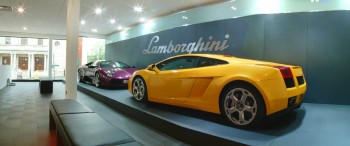 Lamborghini открыла в Великобритании второй дилерский центр