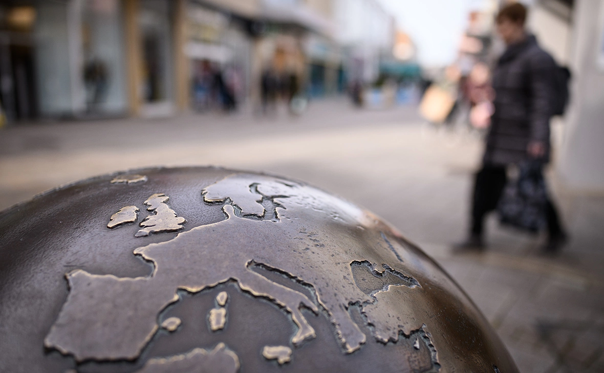 Leon Neal / Getty Images