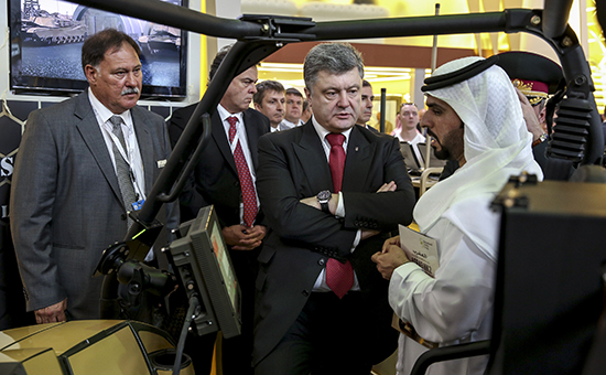 Президент Украины Петр Порошенко на международной выставке оборонной промышленности IDEX-2015 в Абу-Даби