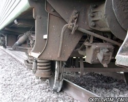 В Сочи море разрушило укрепления железной дороги
