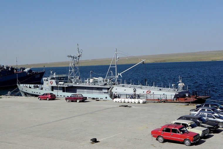 Катер-торпедолов  «Херсон» U891. Катер-торпедолов «ТЛ-1616» проекта 1388 был построен на Сосновском судостроительном заводе, вступил в строй в октябре 1987 года. Передан украинским ВМС в 1997 году, был переименован сначала в «Монастырище», а с 2004 года носил современное название. 