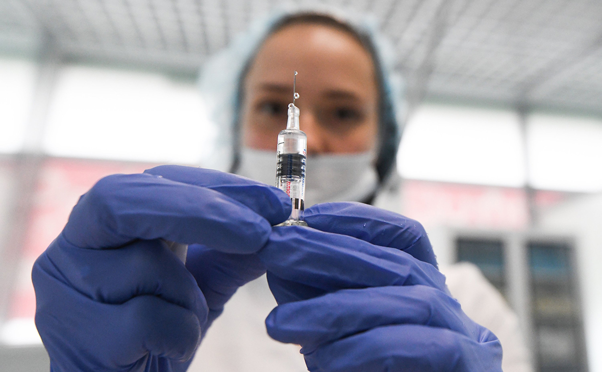 Российский вирусолог назвал противопоказания к вакцинации от коронавируса