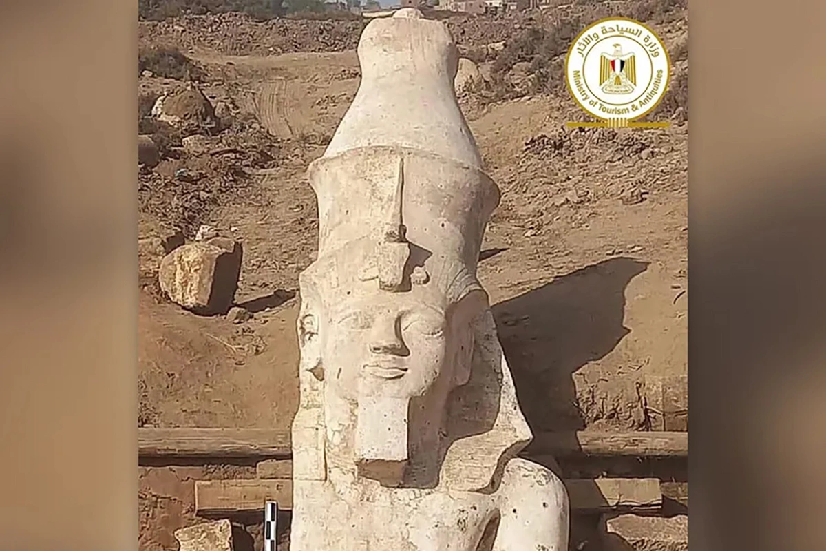<p>Недавно найденная статуя фараона Рамсеса&nbsp;II</p>
