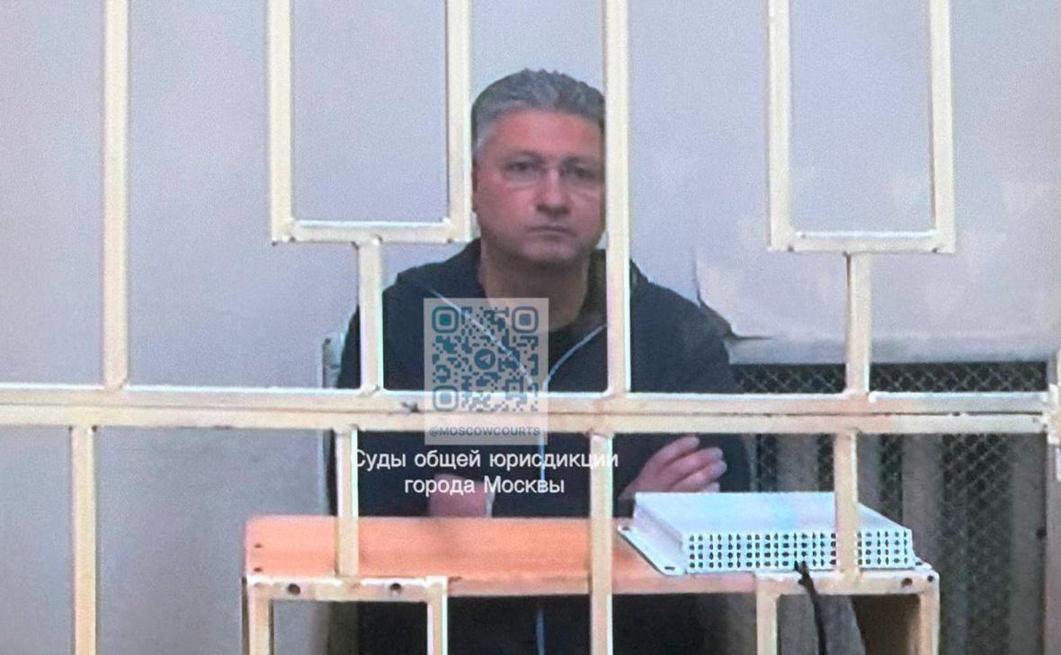Мосгорсуд оставил под арестом замминистра Тимура Иванова"/>














