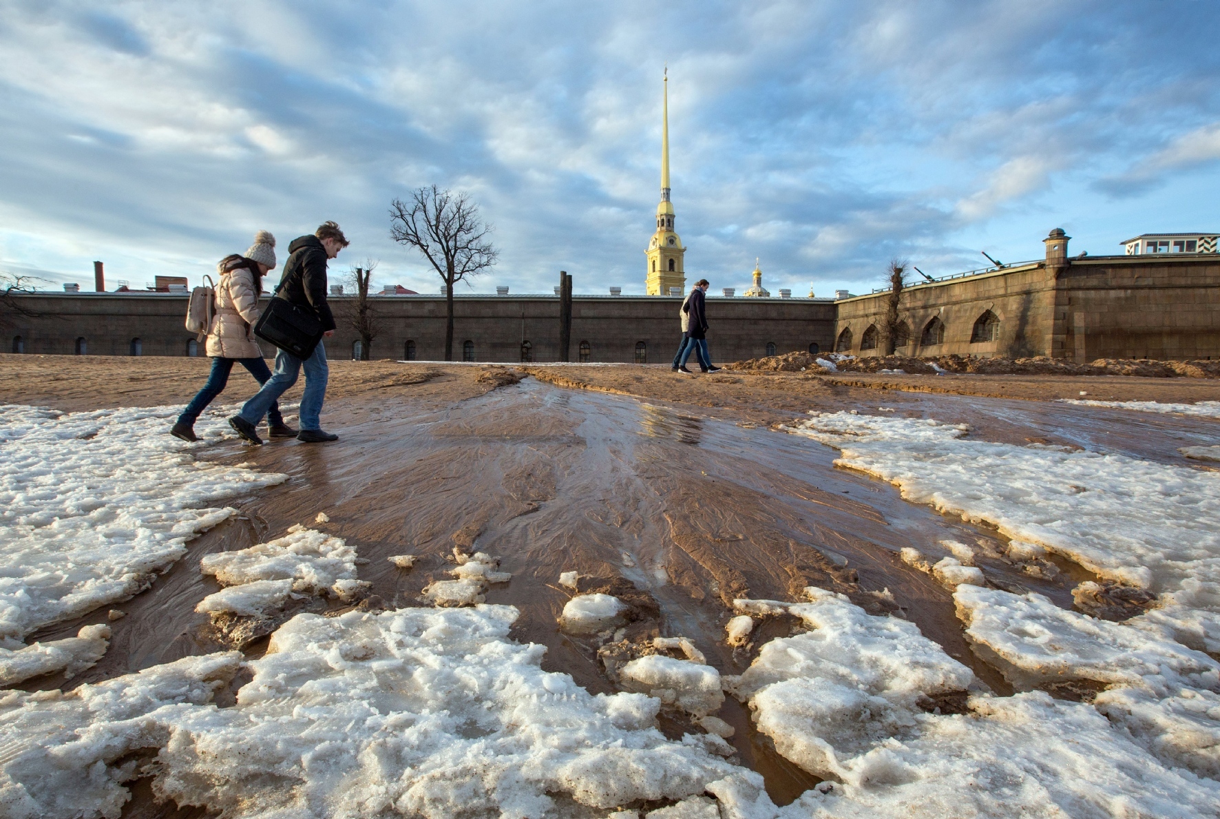 санкт петербург в конце марта погода