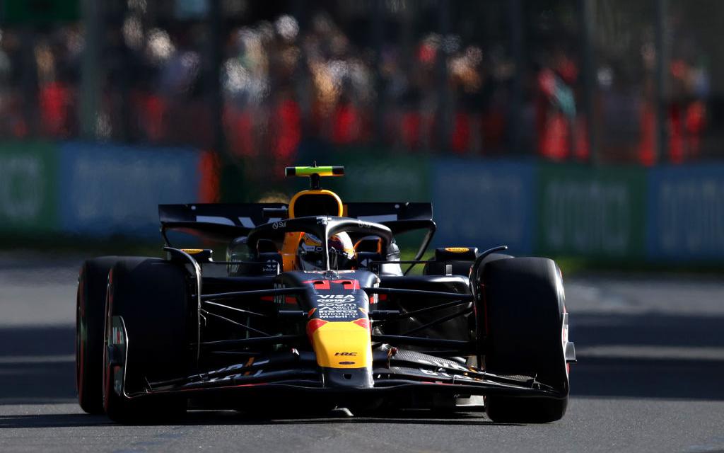 Гонщика Red Bull оштрафовали на три позиции на старте Гран-при Австралии