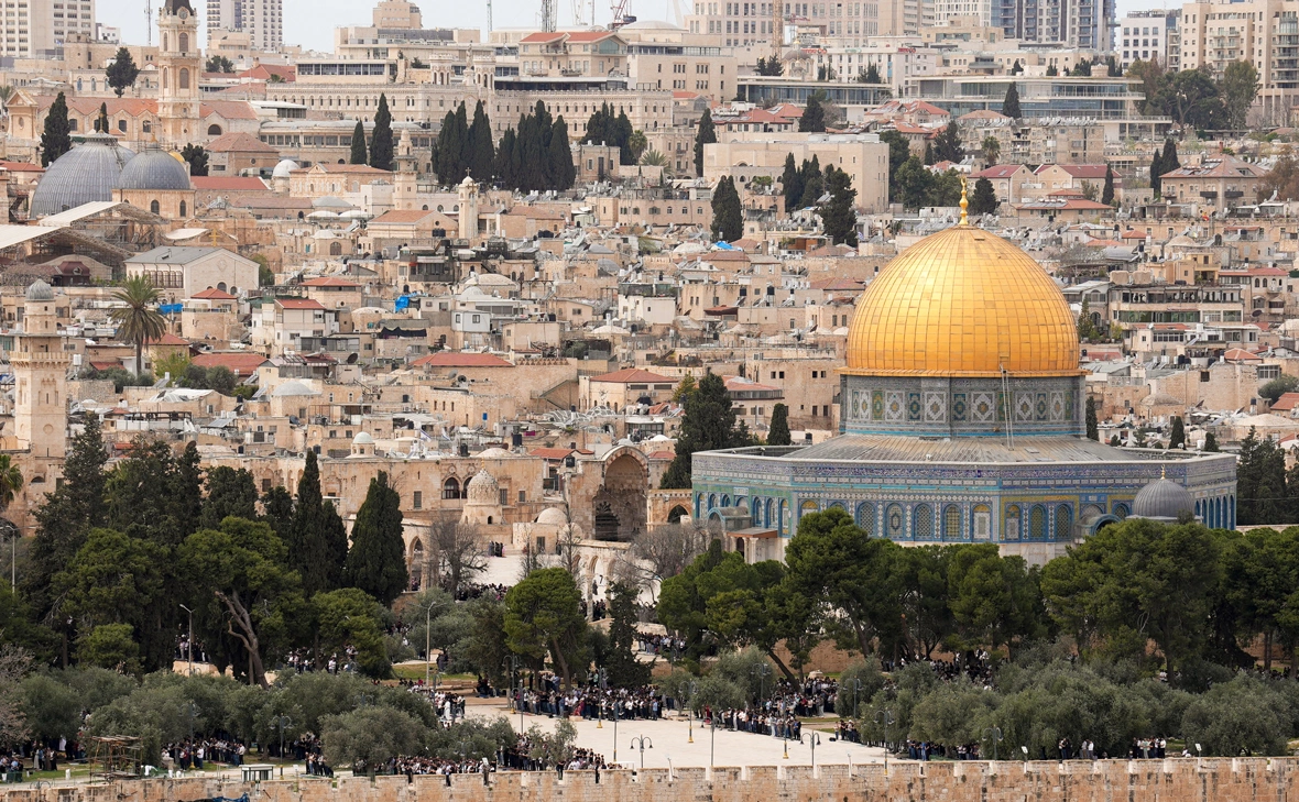 Joyce Zhou / Reuters