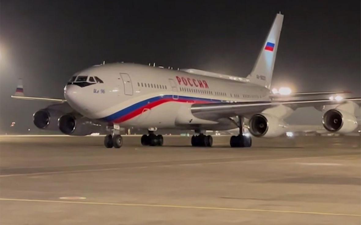 Путин прилетел в Киргизию