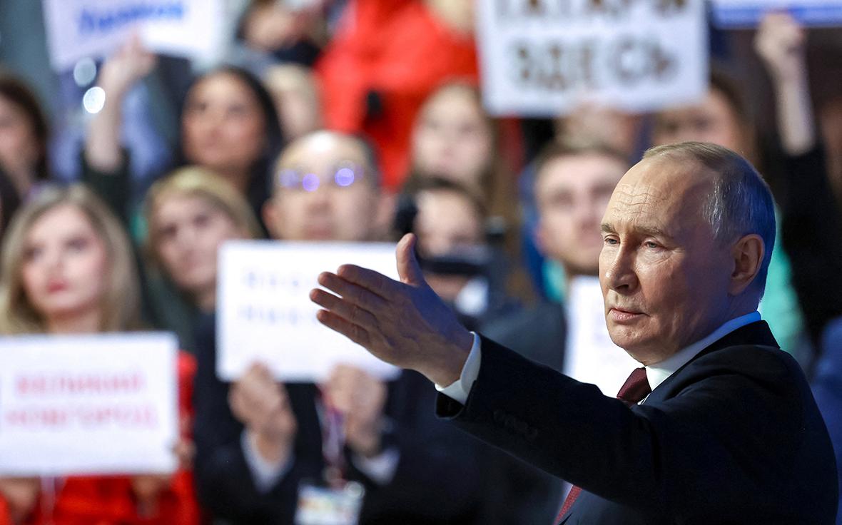 О чем спрашивали Владимира Путина на прямой линии. Фотогалерея