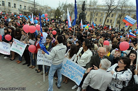 Митинги в Астрахани за и против Олега Шеина