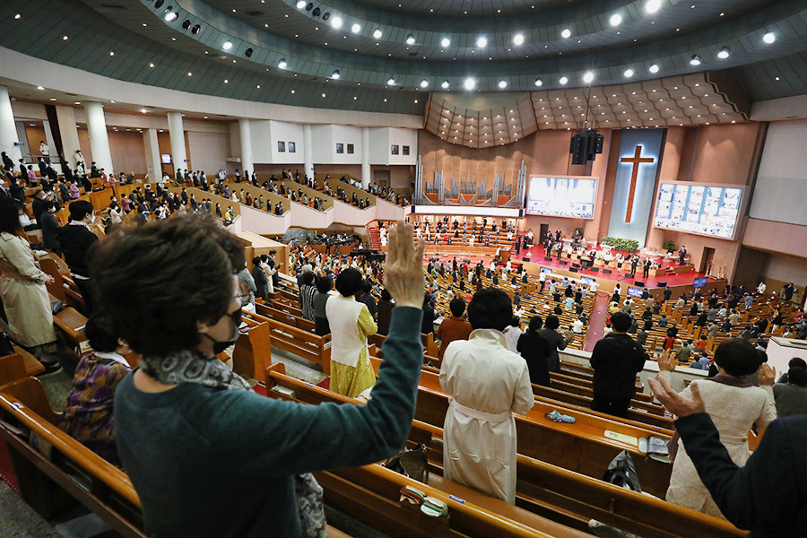 В Южной Корее власти призвали соблюдать социальную дистанцию во время пасхальных служб