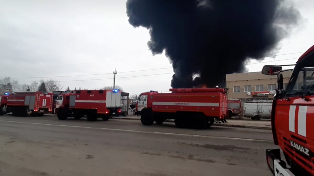 МЧС показало видео пожара на нефтебазе в Белгороде