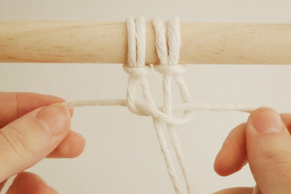 Квадратный узел — один из базовых узлов в макраме