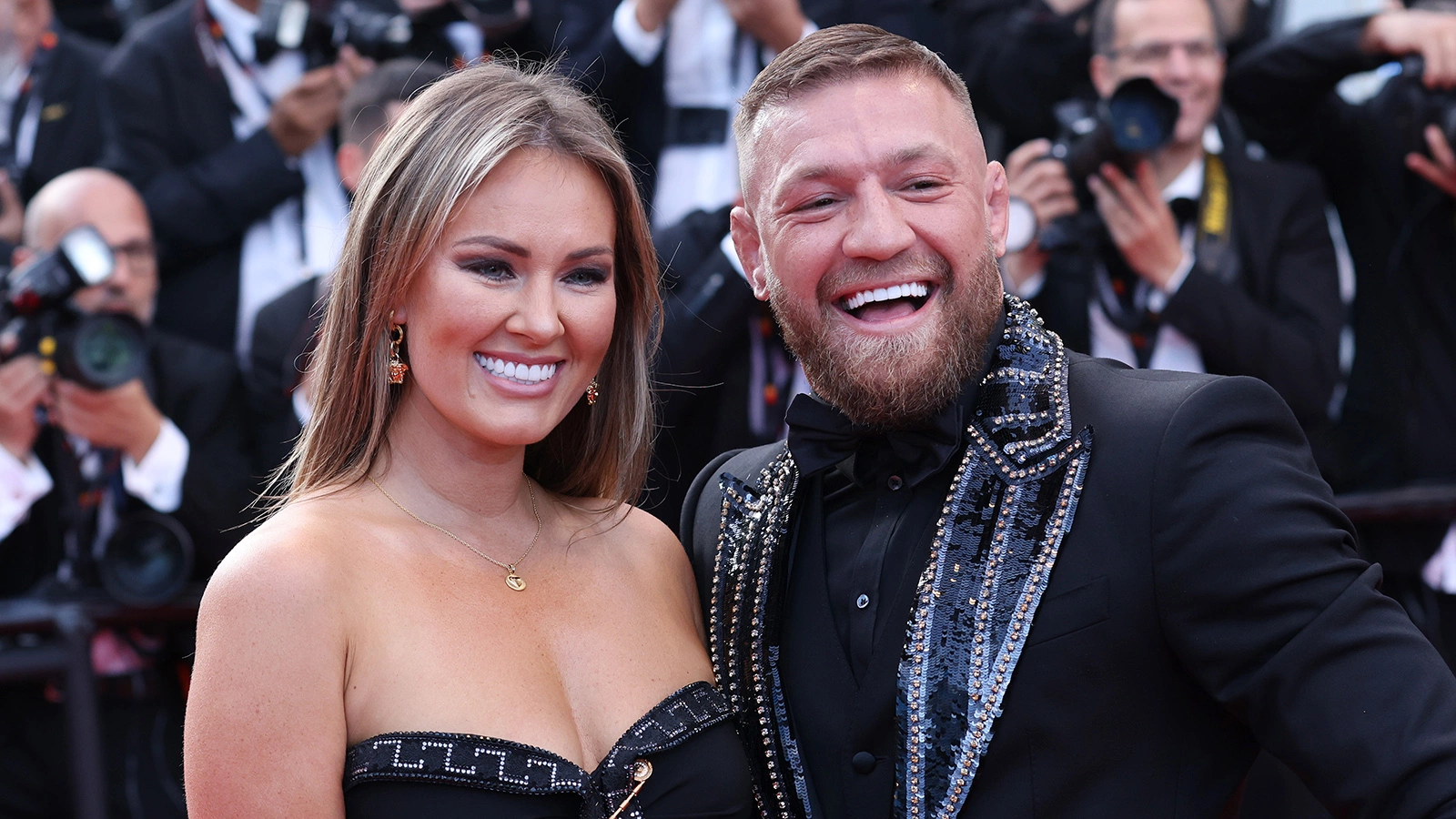 Конор Макгрегор и Ди Девлин решили поженится спустя 17 лет отношений