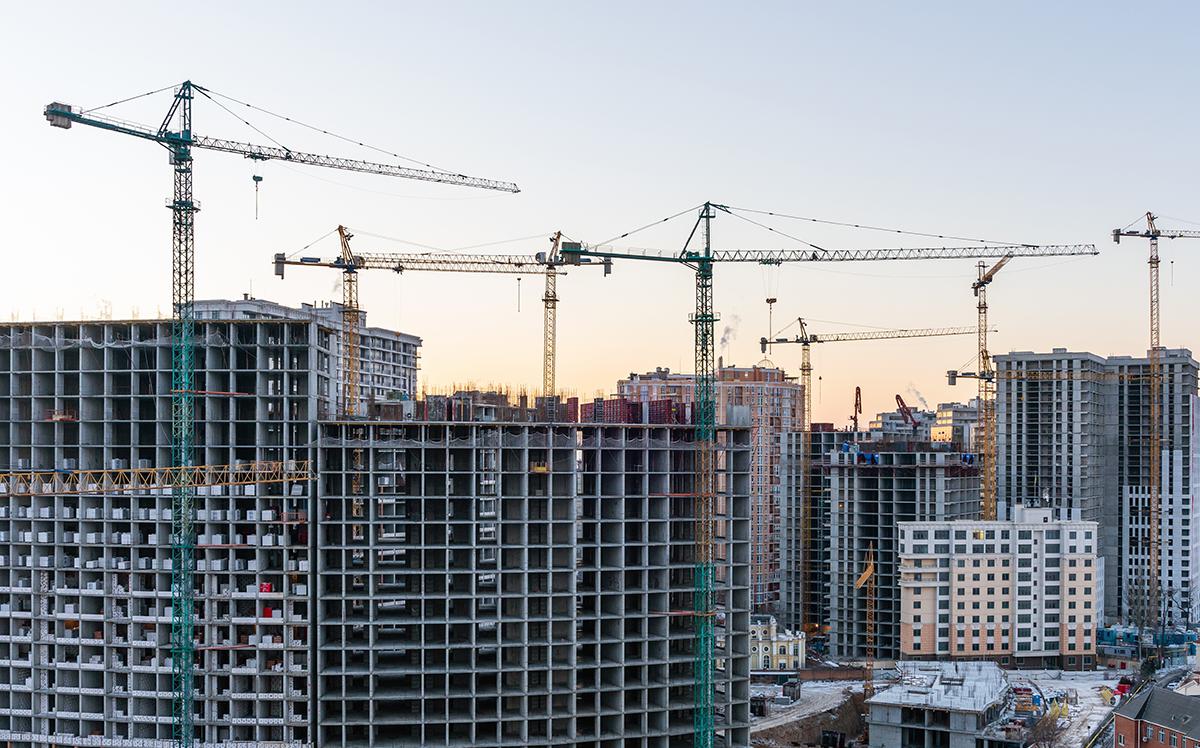 Аналитики оценили рост цен и спрос на новостройки в мегаполисах в 2025-м