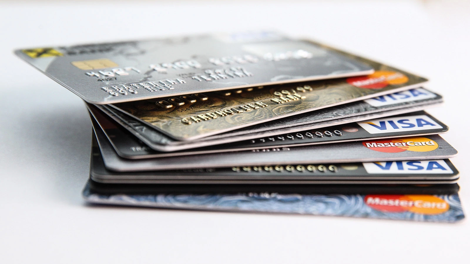 В России предложили ограничить действие некоторых банковских карт