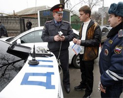 Сотрудникам ГИБДД доверят самим проверять водителей на алкоголь