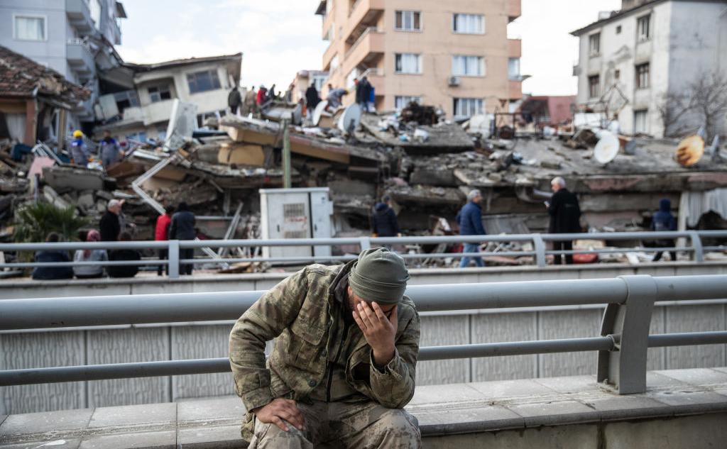 Число погибших при землетрясении в Турции превысило 24,6 тыс. человек
