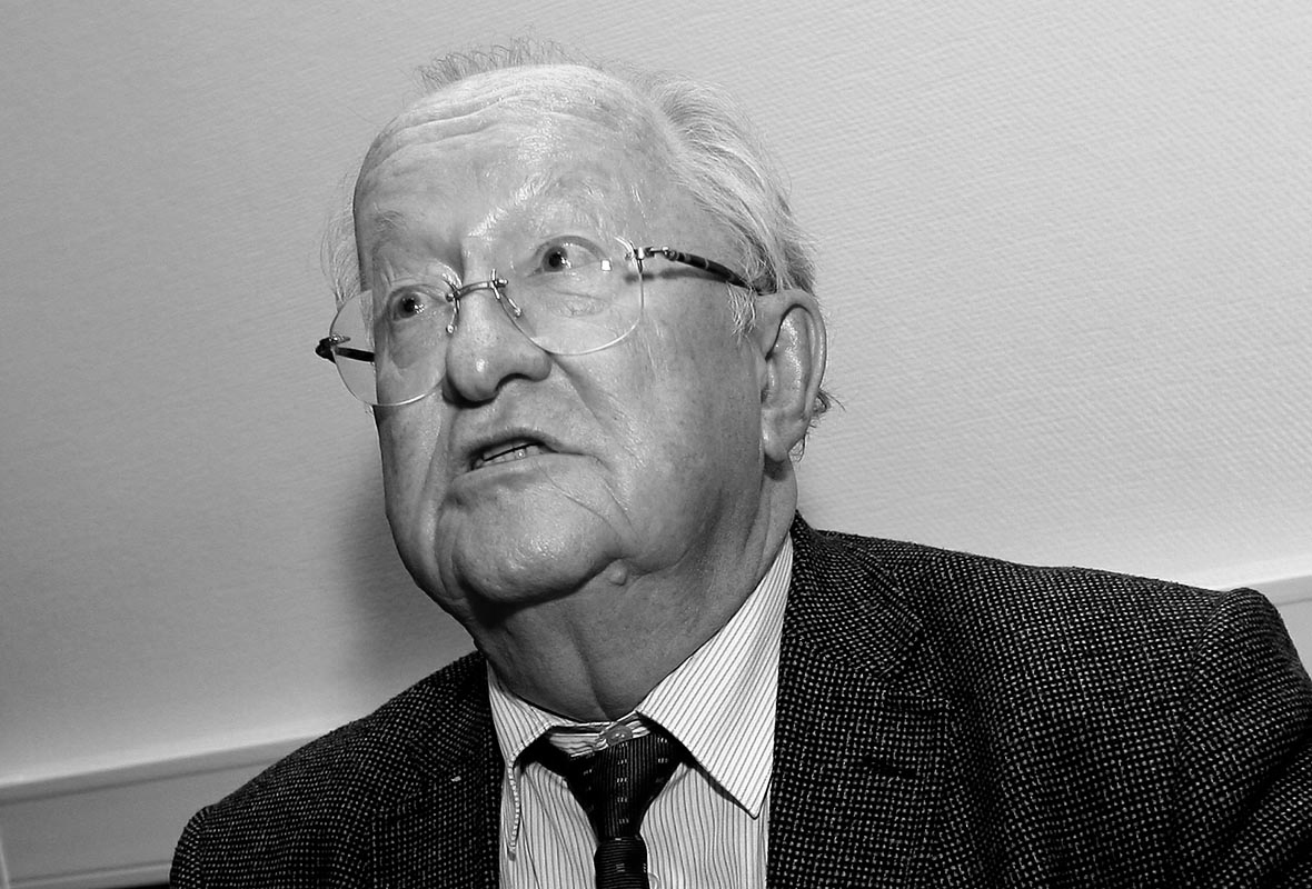 11 мая на 88-м году жизни умер экономист Виктор Геращенко. Он последний председатель Государственного банка СССР, бывший глава Центробанка России.

Под его руководством было проведено несколько денежных реформ. В их числе павловская денежная в 1991 году, по которой банкноты номиналом 50 и 100 руб. можно было обменять в течение двух дней на купюры нового образца, но крупные суммы со сберегательных книжек снимать было нельзя. По реформе 1993-го оставшиеся в обращении денежные знаки 1991&ndash;1992 годов следовало обменять на новые, но на руки невозможно было получить более 35 тыс. руб.

В 2004 году Геращенко стал председателем совета директоров нефтяной компании ЮКОС&nbsp;&mdash; после ареста ее главы Михаила Ходорковского (признан Минюстом иноагентом). В 2006 году ЮКОС признали банкротом.

Читать больше