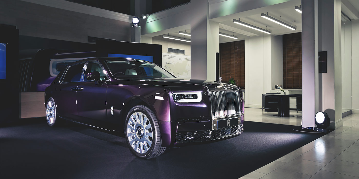 Видео: первое знакомство с новым Rolls-Royce Phantom