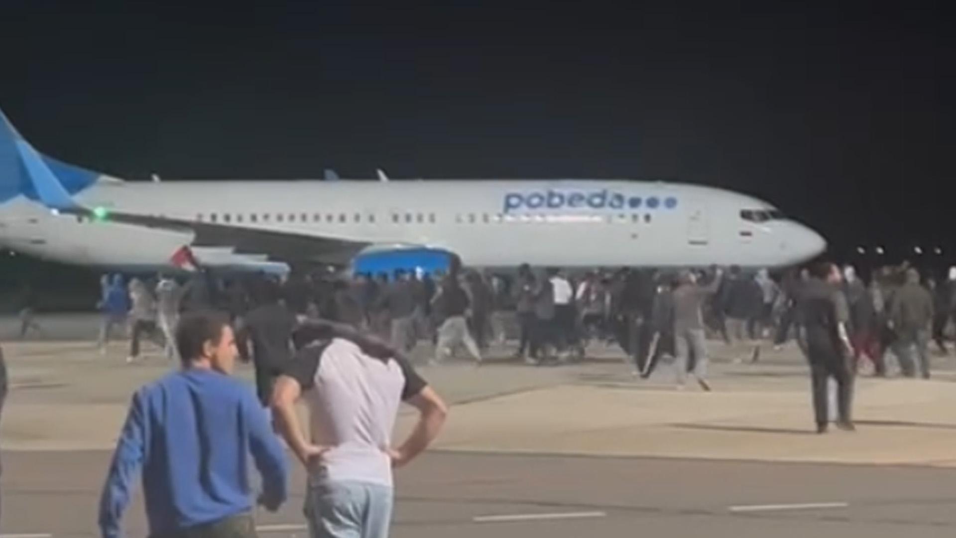 Посол рассказал о вывозе пассажиров из Израиля из аэропорта Махачкалы