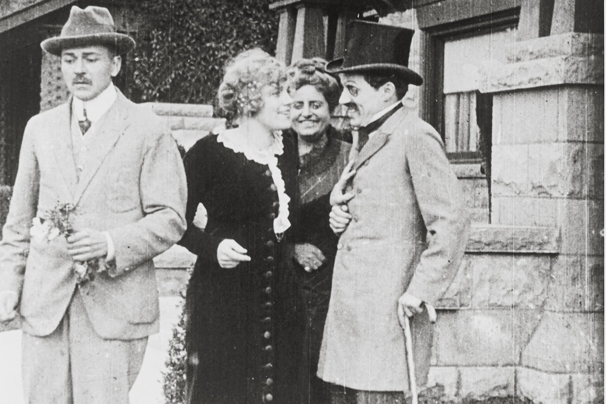 <p>На фото: Генри Лерман,&nbsp;Вирджиния Кёртли,&nbsp;Элис Девенпорт и&nbsp;Чарли Чаплин, 1914 год&nbsp;</p>