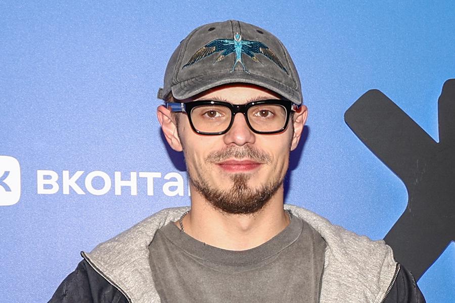 На фото: Никита Ефремов

Основанный Алексеем Навальным Фонд борьбы с коррупцией (ФБК, признан иноагентом, экстремистской и нежелательной организацией, деятельность которой запрещена в России) прекратил существование в качестве юридического лица 31 августа 2021 года. Однако суды до сих пор выносят приговоры по ст. 282.3 УК (финансирование экстремистской деятельности) за донаты ФБК.

В частности, трехлетний условный срок получил блогер и основатель магазина кроссовок Nikita Efremov Никита Ефремов за семь транзакций в адрес ФБК с августа 2021 года по февраль 2022 года. Члена-корреспондента РАН и разработчика суперкомпьютеров Сергея Абрамова оштрафовали на 150 тыс. руб. за перевод около 7 тыс. руб. Основателю сервиса доставки iGoods Григорию Кунису назначили штраф&nbsp;350 тыс. руб. за донаты ФБК на общую сумму 3,5 тыс. руб. Столько же пожертвовал волонтер проекта &laquo;Немцов мост&raquo; Виктор Леваков, он был приговорен к трем с половиной годам лишения свободы. Отца экс-главы ФБК Леонида Волкова (включен Минюстом&nbsp;в реестр иноагентов) ученого Михаила&nbsp;Волкова&nbsp;оштрафовали на 300 тыс. руб. за перевод 2 тыс. руб.