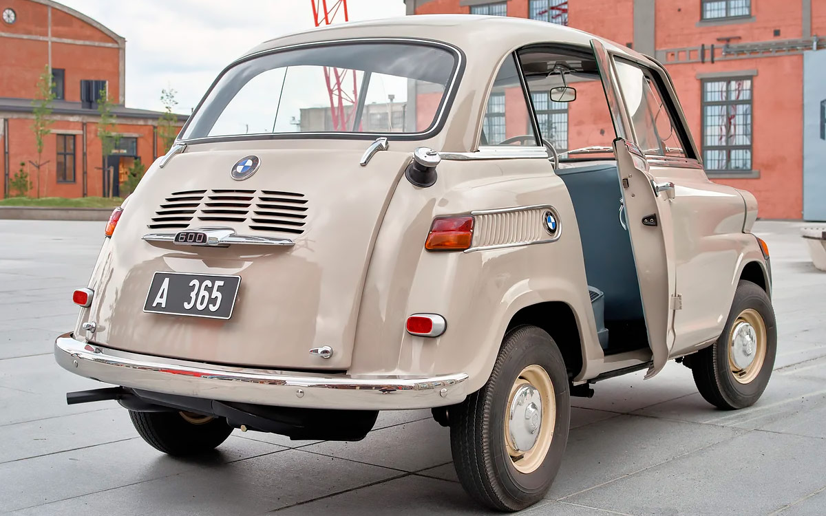 В России нашли первый четырехместный послевоенный BMW