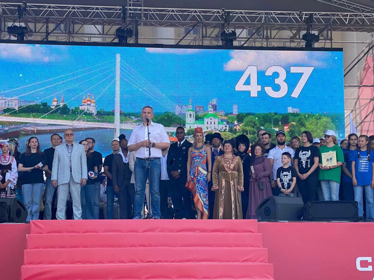 Соцсети главы Тюмени Руслана Кухарука