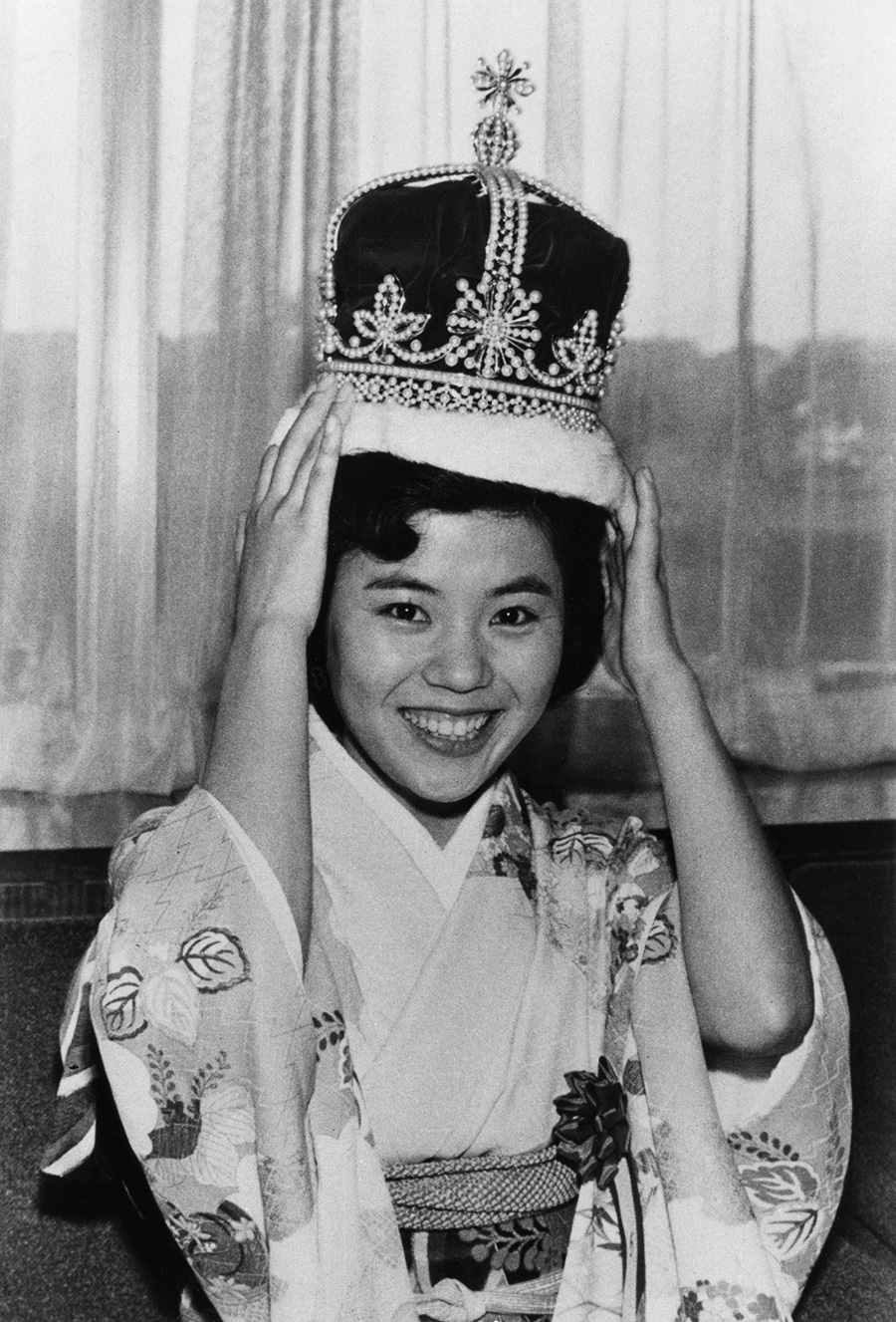 Королева Сирикит, 1950-е г.г.