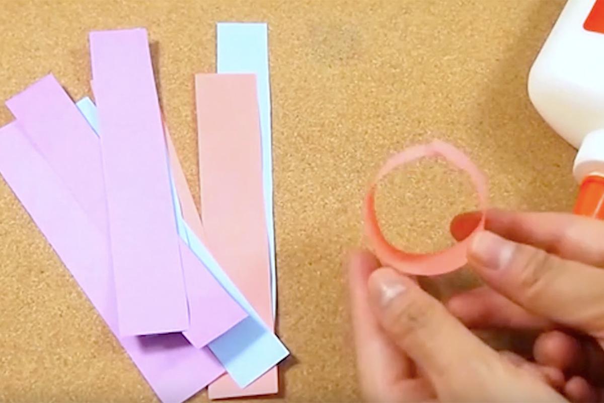 Как сделать новогоднюю гирлянду из бумаги