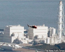 Из второго реактора на АЭС "Фукусима-1" валит серый дым