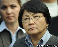 Р.Отунбаева: К.Бакиев должен найти себе место вне Киргизии