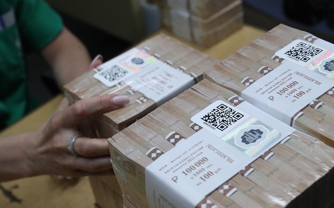 Ученые назвали пять негативных последствий от «аномально» крепкого рубля