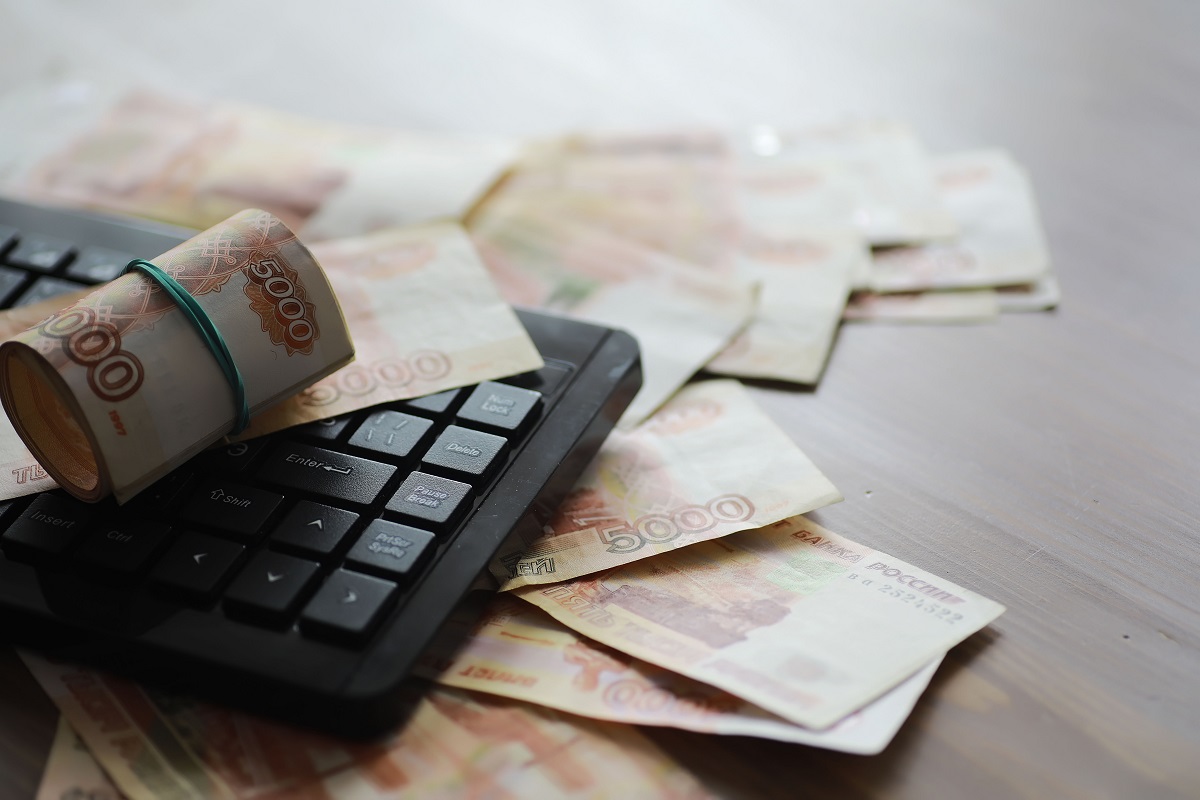 Право на получение данной льготы имеют семьи с двумя и более детьми до 18 лет (если обучаются очно &mdash; до 23 лет), чей среднедушевой доход не превышает размера в полтора прожиточных минимума