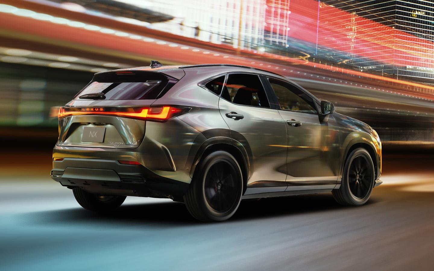 Lexus NX избавился от хромированных элементов кузова