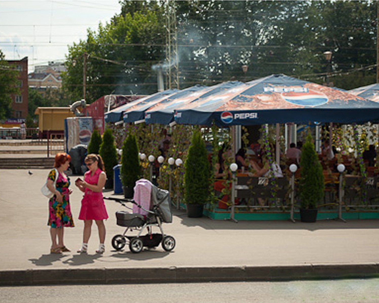 Владельцы летних кафе в Казани будут платить за аренду земель городу