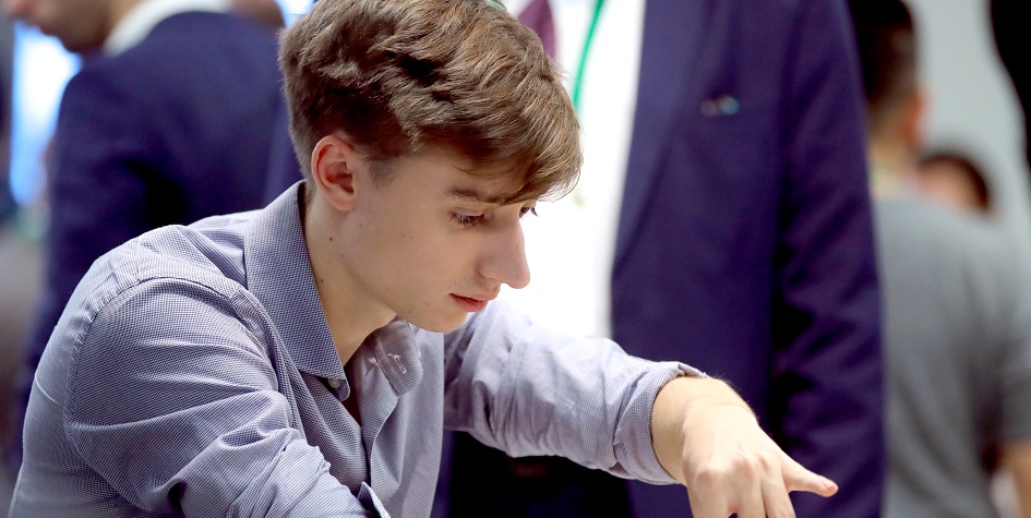 Российский гроссмейстер Дубов вышел в финал шахматного онлайн-турнира