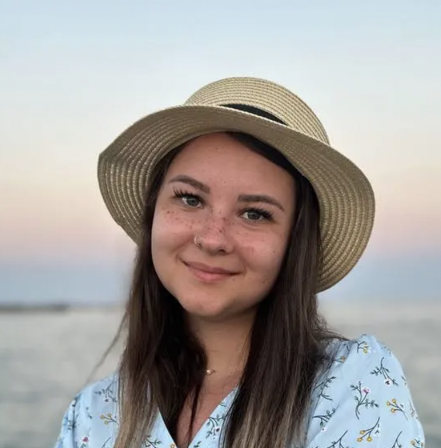 Яна Жулина