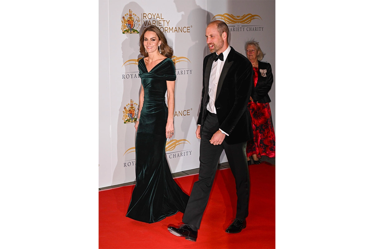 Кейт Миддлтон и принц Уильям на красной дорожке ежегодного вечернего шоу Royal Variety Performance в Королевском Альберт-холле