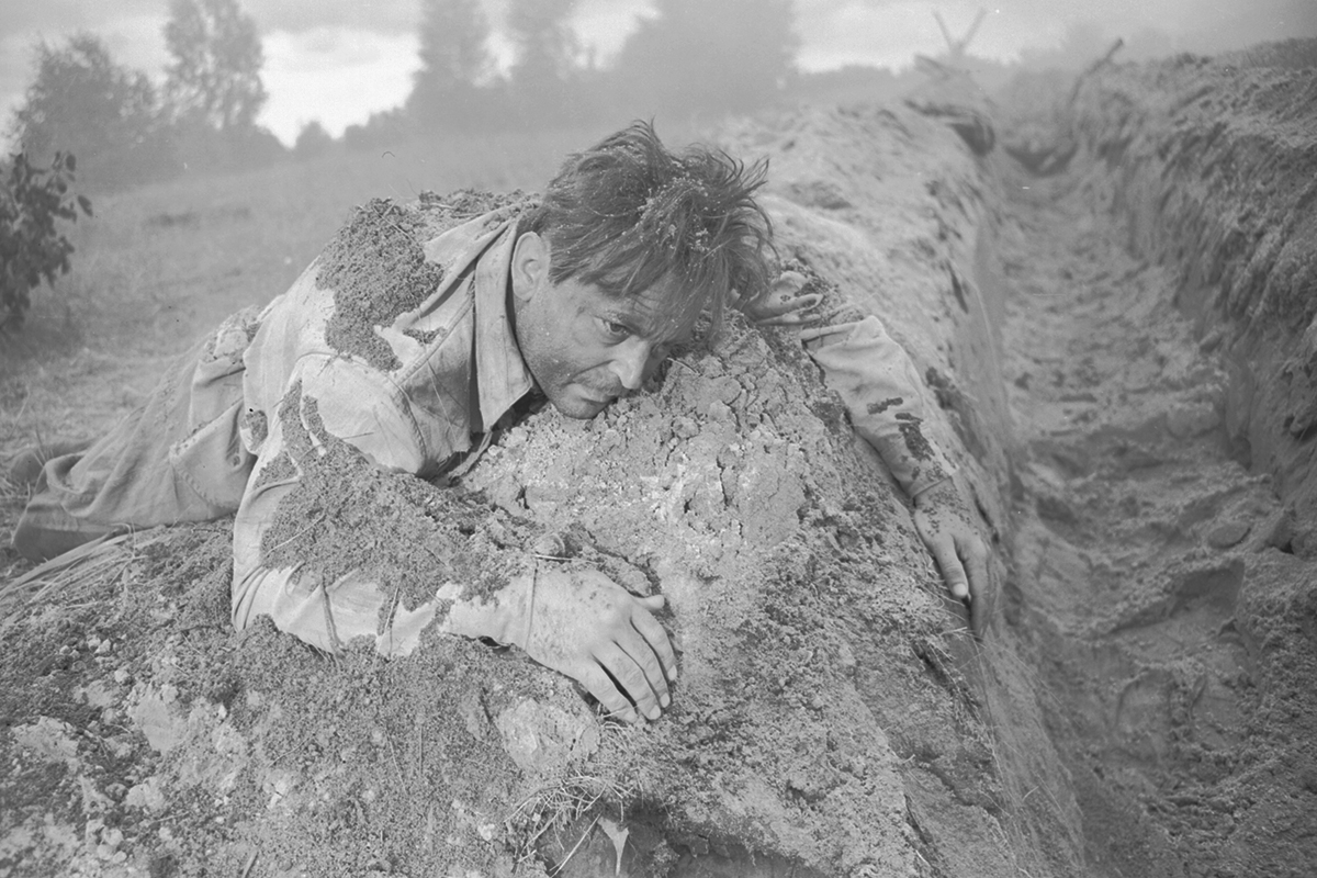 Сергей Бондарчук на съемках своего дебютного фильма «Судьба человека» 
