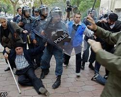 Столкновения оппозиции с полицией в Баку: десятки раненых