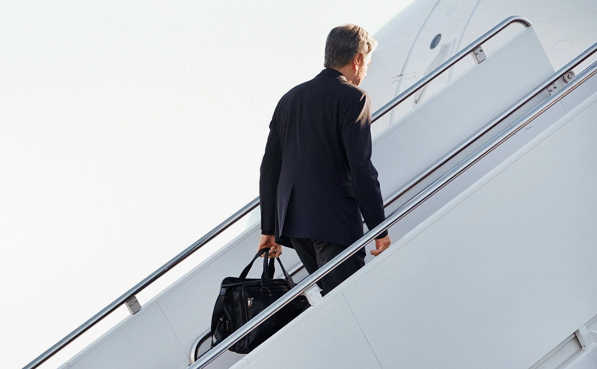 Mark Schiefelbein / Reuters