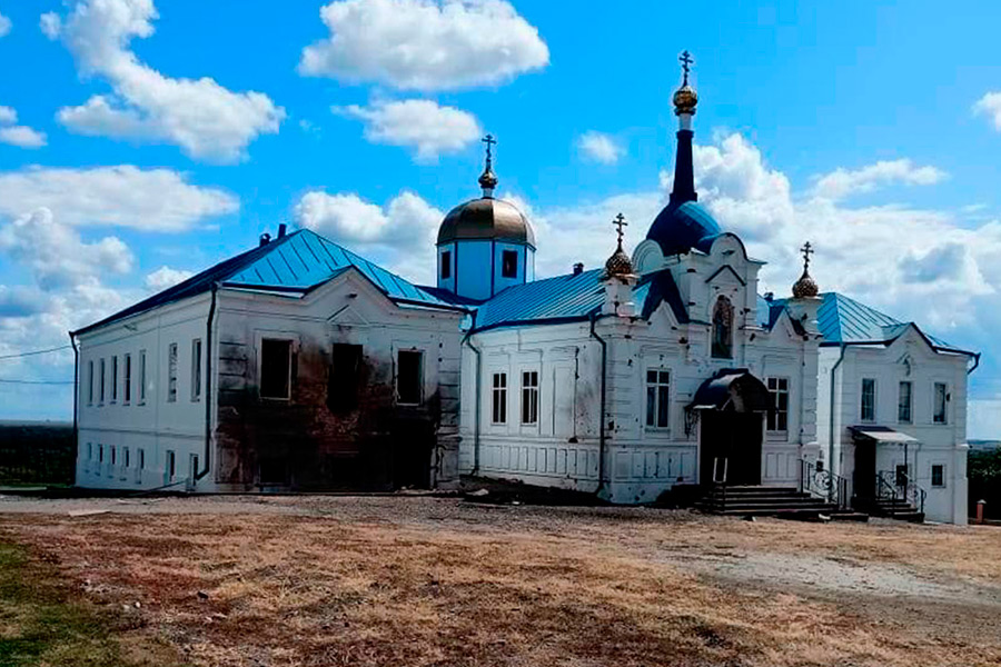 Фото: Горнальский Свято-Николаевский Белогорский мужской монастырь